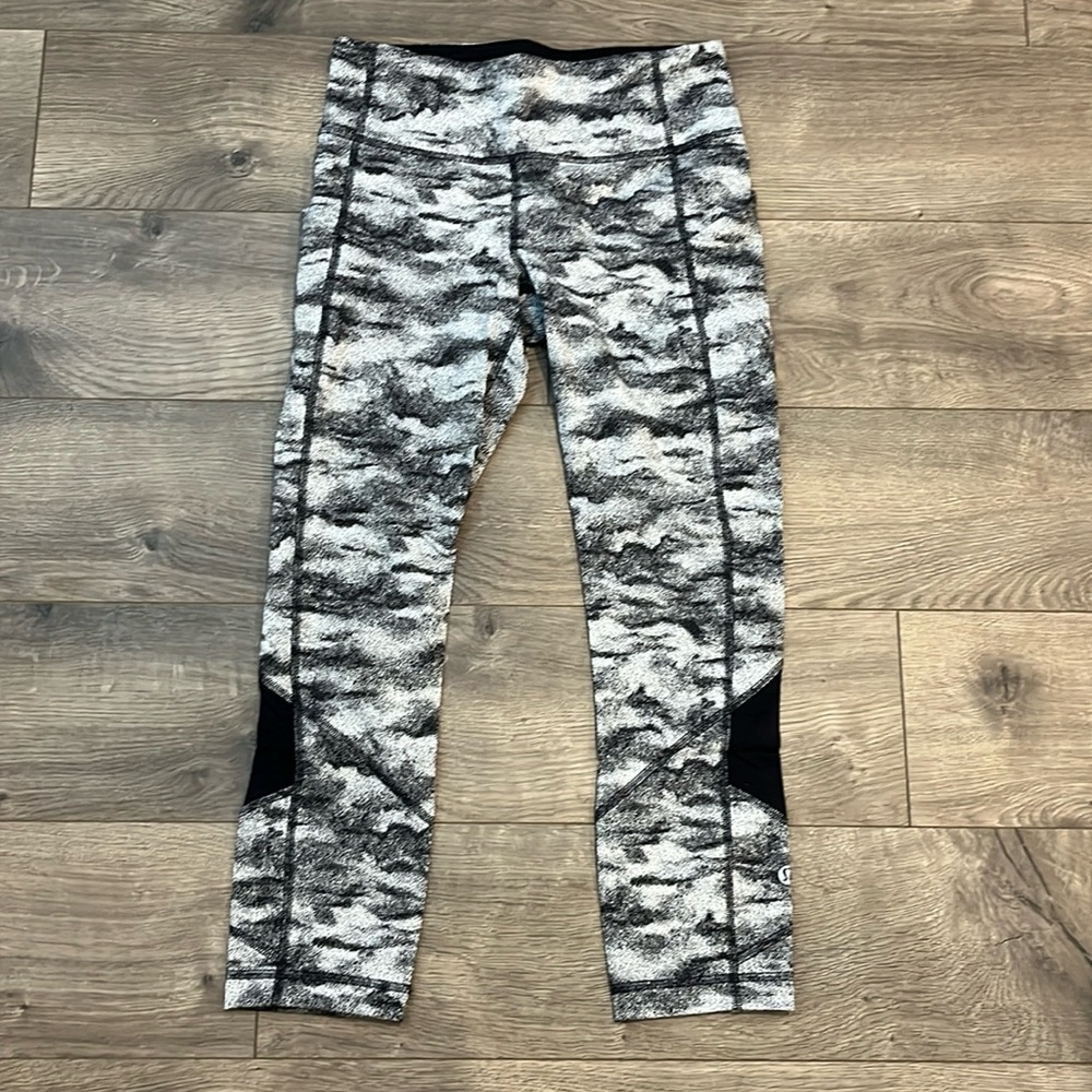 Lululemon 21” Leggings